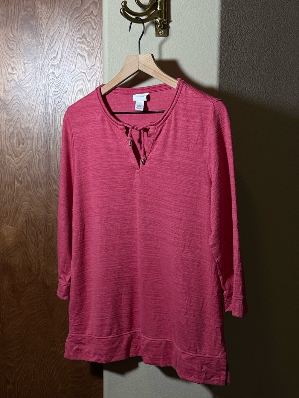 Weekends by Chico’s Pink 3/4 Sleeve Tie Neck Top Women’s Size 1
